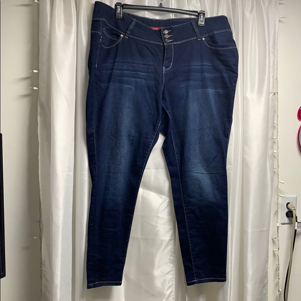 Butt Shaping Jeans